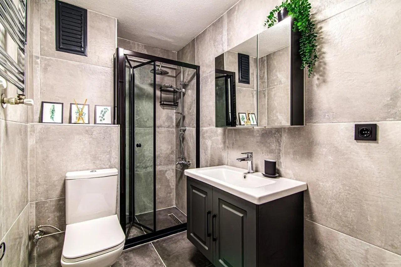 Central Flat Near Taksim Square With Balcony Istanboel 0*,  Turkije